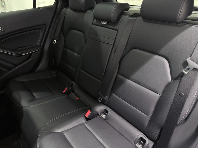 GLAクラス GLA220 4マチック ワンオーナー/右ハンドル/コスモスブラック/本革/シートヒーター/パノラミックスライディングルーフ/ドラレコ/正規ディーラー認定中古車/二年保証(44枚目)