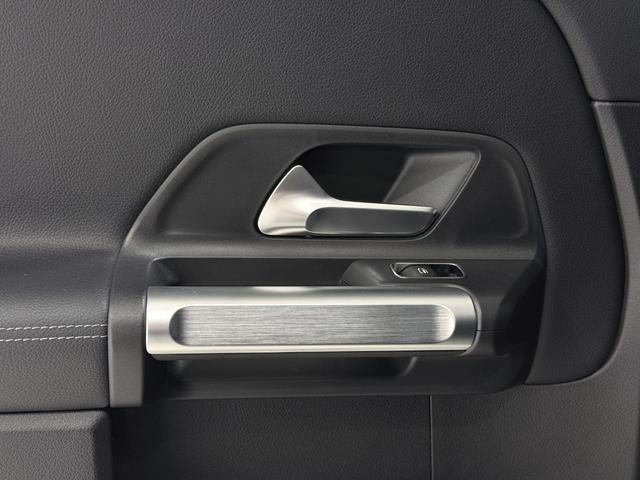 GLB GLB200d 4マチック ワンオーナー/右ハンドル/コスモスブラック/半革/シートヒーター/メモリー付きパワーシート/正規ディーラー認定中古車/二年保証(38枚目)