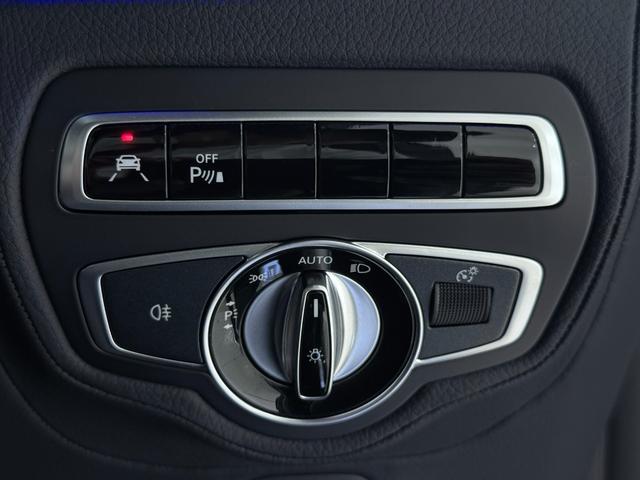 Gクラス G400d AMGライン ワンオーナー/右ハンドル/マグネタイトブラックラグジュアリーP/アダプティブダンピングシステム/Burmester/パノラミックスライディングルーフ/正規ディーラー認定中古車/二年保証(56枚目)