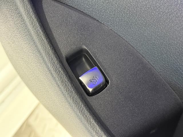 Eクラス E200 クーペ スポーツ 右ハンドル/ダイヤモンドホワイト/レザーP/エアバランスP/レーダーセーフティーP/HUD/Burmester/正規ディーラー認定中古車/二年保証(27枚目)