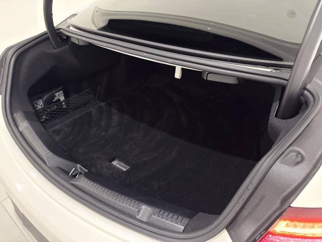 Eクラス E200 クーペ スポーツ 右ハンドル/ダイヤモンドホワイト/レザーP/エアバランスP/レーダーセーフティーP/HUD/Burmester/正規ディーラー認定中古車/二年保証(52枚目)
