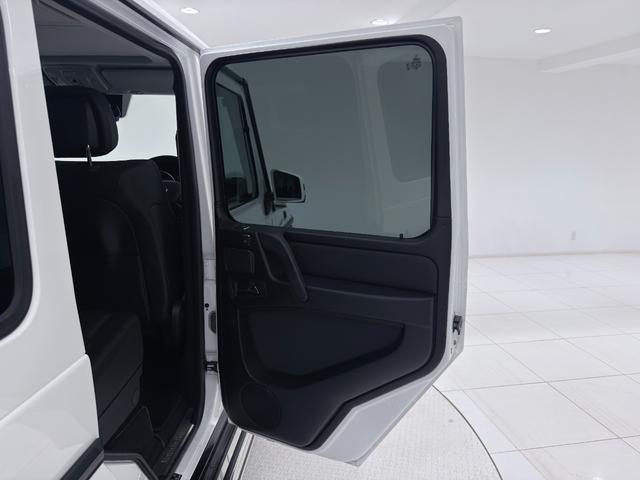 Gクラス G350d 右ハンドル/ポーラーホワイト/ラグジュアリーP/ハーマンカードンサウンド/シートヒーター/ドラレコ/正規ディーラー認定中古車/二年保証(21枚目)