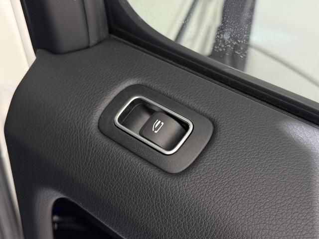 Gクラス G350d マヌファクトゥーアエディション 右ハンドル/ダイヤモンドホワイト/ワンオーナー/ナイトP/ラグジュアリーP/AMG-LINE/パノラミックSR/Burmester/リラクゼーション/正規ディーラー認定中古車/二年保証(37枚目)