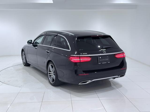 Eクラスステーションワゴン E300 ステーションワゴンアバンギャルド スポーツ ワンオーナー/右ハンドル/オブシディアンブラック/エクスクルーシブP/レーダーセーフティーP/黒革/HUD/Burmester/メモリー付きパワーシート/正規ディーラー認定中古車/二年保証(4枚目)