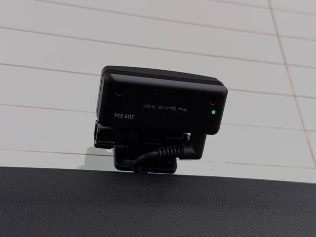 Eクラスステーションワゴン E300 ステーションワゴンアバンギャルド スポーツ ワンオーナー/右ハンドル/オブシディアンブラック/エクスクルーシブP/レーダーセーフティーP/黒革/HUD/Burmester/メモリー付きパワーシート/正規ディーラー認定中古車/二年保証(10枚目)