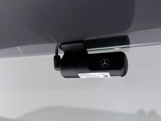 Cクラスステーションワゴン C220dステーションワゴンアバンギルドAMGライP 右ハンドル/グラファイトグレー/HUD/ドラレコ/シートヒーター/メモリー付きパワーシート/正規ディーラー認定中古車/二年保証(8枚目)