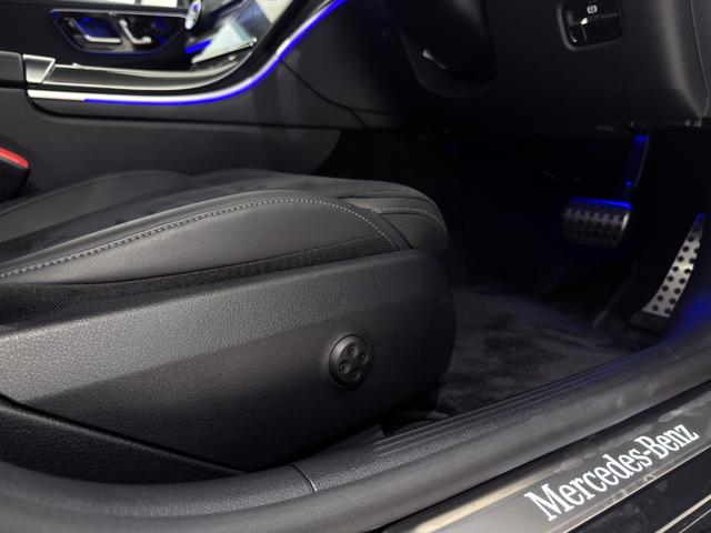 Cクラスステーションワゴン C220dステーションワゴンアバンギルドAMGライP 右ハンドル/グラファイトグレー/HUD/ドラレコ/シートヒーター/メモリー付きパワーシート/正規ディーラー認定中古車/二年保証(25枚目)