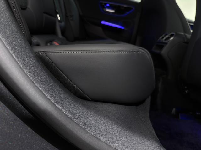 Cクラスステーションワゴン C220dステーションワゴンアバンギルドAMGライP 右ハンドル/グラファイトグレー/HUD/ドラレコ/シートヒーター/メモリー付きパワーシート/正規ディーラー認定中古車/二年保証(35枚目)