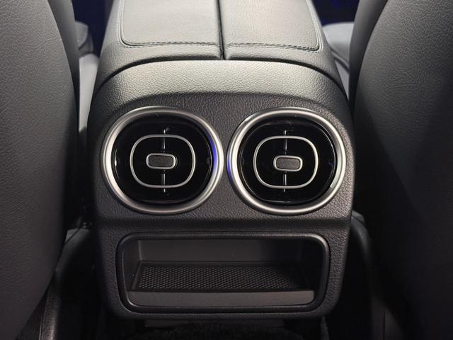 Cクラスステーションワゴン C220dステーションワゴンアバンギルドAMGライP 右ハンドル/グラファイトグレー/HUD/ドラレコ/シートヒーター/メモリー付きパワーシート/正規ディーラー認定中古車/二年保証(42枚目)