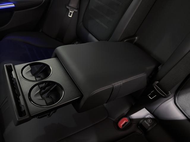 Cクラスステーションワゴン C220dステーションワゴンアバンギルドAMGライP 右ハンドル/グラファイトグレー/HUD/ドラレコ/シートヒーター/メモリー付きパワーシート/正規ディーラー認定中古車/二年保証(43枚目)