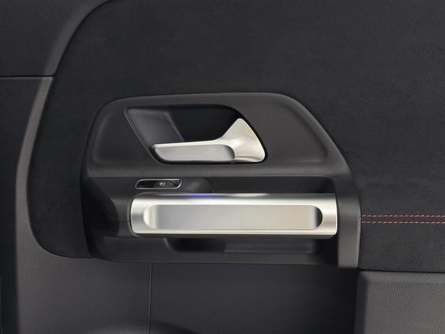 GLB GLB200d 4マチック AMGライン ワンオーナー/右ハンドル/デジタルホワイト/レーダーセーフティーP/シートヒーター/ドラレコ/メモリー付きパワーシート/正規ディーラー認定中古車/二年保証(33枚目)