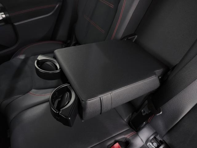 GLB GLB200d 4マチック AMGライン ワンオーナー/右ハンドル/デジタルホワイト/レーダーセーフティーP/シートヒーター/ドラレコ/メモリー付きパワーシート/正規ディーラー認定中古車/二年保証(44枚目)