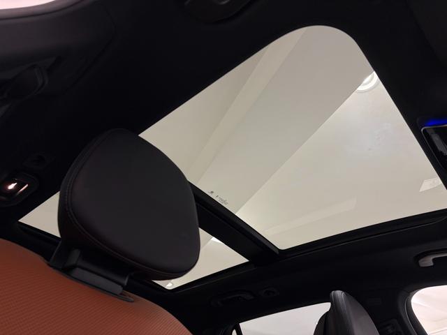 専用のコールセンターに経験豊かなオペレーターが、２４時間３６５日待機。万一の車両トラブルなどが発生した場合、お電話一本で応急処置や車両のけん引、ドライバーや同乗者の方の移動手段手配などサポート。