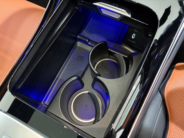 【最大１００項目の点検・整備】メルセデス独自の厳しいチェックを通過したクルマのみ「メルセデス・ベンツ認定中古車」と呼ばれます。