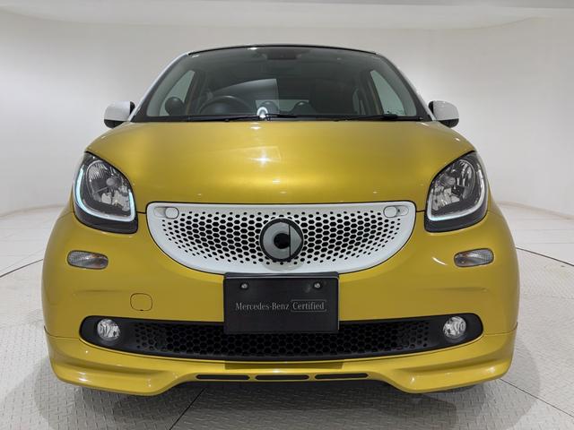 スマートフォーフォー BRABUS スポーツ 右ハンドル/ゴールド/本革/シートヒーター/ガラスルーフ/ETC/クルーズコントロール/レーンキーピングアシスト/正規ディーラー認定中古車/二年保証(11枚目)