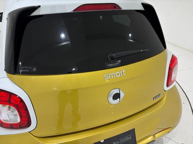 スマートフォーフォー BRABUS スポーツ 右ハンドル/ゴールド/本革/シートヒーター/ガラスルーフ/ETC/クルーズコントロール/レーンキーピングアシスト/正規ディーラー認定中古車/二年保証(16枚目)