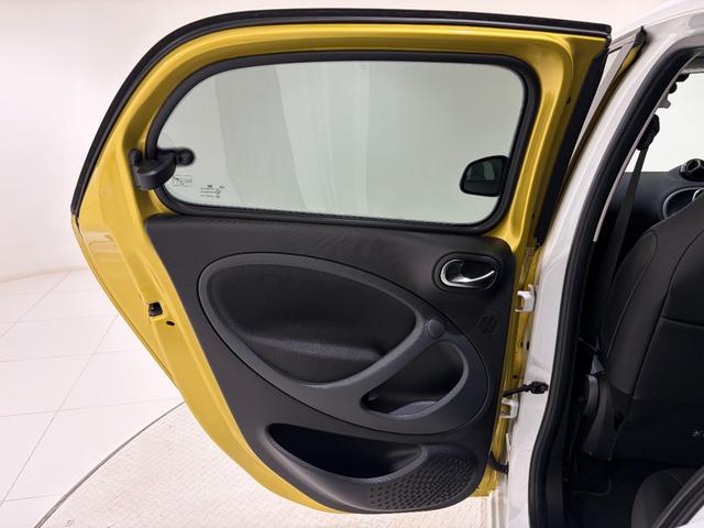 スマートフォーフォー BRABUS スポーツ 右ハンドル/ゴールド/本革/シートヒーター/ガラスルーフ/ETC/クルーズコントロール/レーンキーピングアシスト/正規ディーラー認定中古車/二年保証(35枚目)