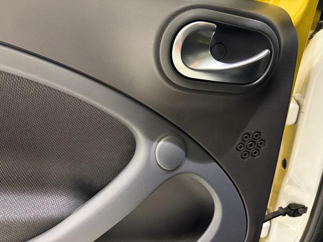 スマートフォーフォー BRABUS スポーツ 右ハンドル/ゴールド/本革/シートヒーター/ガラスルーフ/ETC/クルーズコントロール/レーンキーピングアシスト/正規ディーラー認定中古車/二年保証(36枚目)