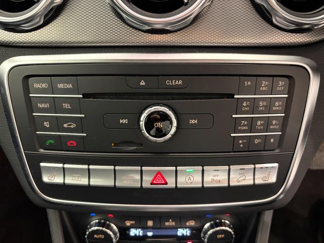 GLAクラス GLA220 4マチック 右ハンドル/イリジウムシルバー/シートヒーター/バックカメラ/正規ディーラー認定中古車/二年保証(6枚目)