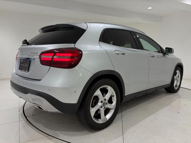 GLAクラス GLA220 4マチック 右ハンドル/イリジウムシルバー/シートヒーター/バックカメラ/正規ディーラー認定中古車/二年保証(12枚目)