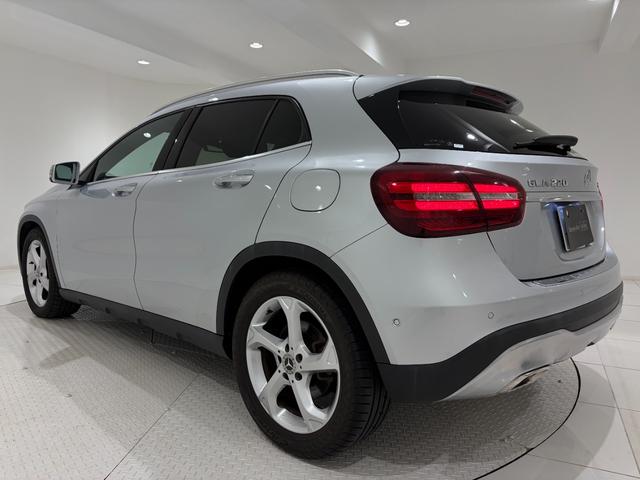 GLAクラス GLA220 4マチック 右ハンドル/イリジウムシルバー/シートヒーター/バックカメラ/正規ディーラー認定中古車/二年保証(13枚目)