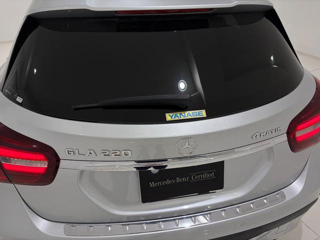GLAクラス GLA220 4マチック 右ハンドル/イリジウムシルバー/シートヒーター/バックカメラ/正規ディーラー認定中古車/二年保証(15枚目)