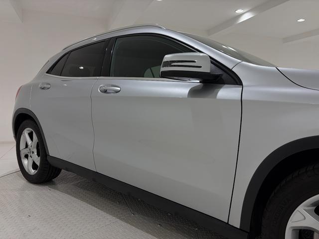 GLAクラス GLA220 4マチック 右ハンドル/イリジウムシルバー/シートヒーター/バックカメラ/正規ディーラー認定中古車/二年保証(16枚目)