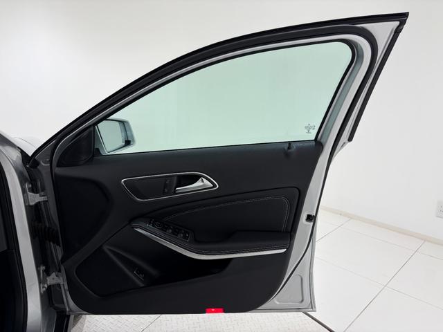 GLAクラス GLA220 4マチック 右ハンドル/イリジウムシルバー/シートヒーター/バックカメラ/正規ディーラー認定中古車/二年保証(20枚目)