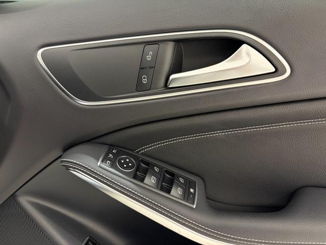 GLAクラス GLA220 4マチック 右ハンドル/イリジウムシルバー/シートヒーター/バックカメラ/正規ディーラー認定中古車/二年保証(21枚目)
