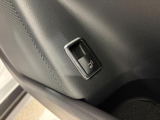 GLAクラス GLA220 4マチック 右ハンドル/イリジウムシルバー/シートヒーター/バックカメラ/正規ディーラー認定中古車/二年保証(23枚目)
