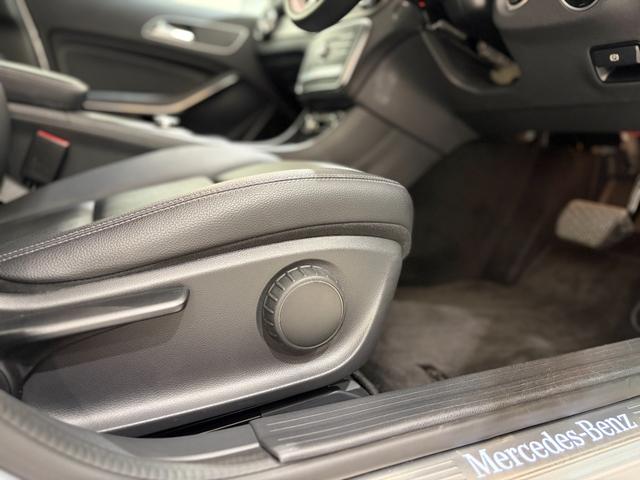 GLAクラス GLA220 4マチック 右ハンドル/イリジウムシルバー/シートヒーター/バックカメラ/正規ディーラー認定中古車/二年保証(25枚目)