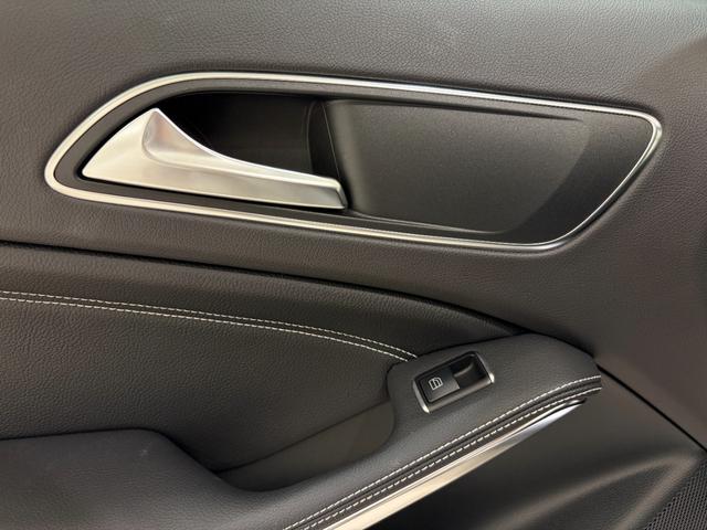 GLAクラス GLA220 4マチック 右ハンドル/イリジウムシルバー/シートヒーター/バックカメラ/正規ディーラー認定中古車/二年保証(27枚目)