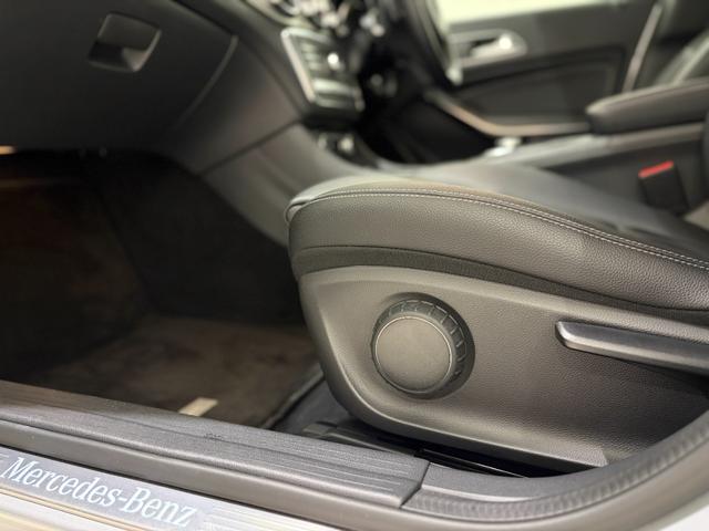 GLAクラス GLA220 4マチック 右ハンドル/イリジウムシルバー/シートヒーター/バックカメラ/正規ディーラー認定中古車/二年保証(30枚目)