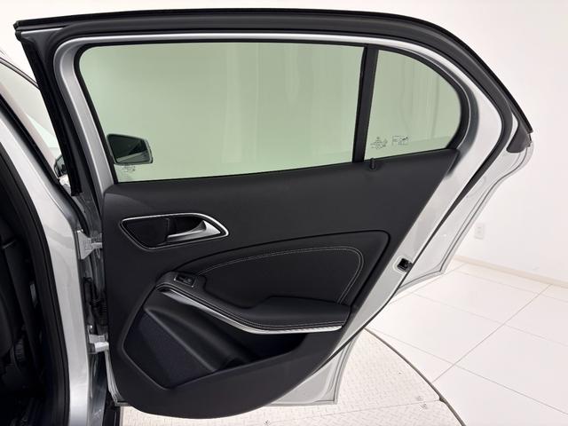 GLAクラス GLA220 4マチック 右ハンドル/イリジウムシルバー/シートヒーター/バックカメラ/正規ディーラー認定中古車/二年保証(31枚目)