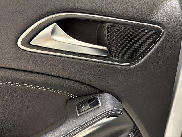 GLAクラス GLA220 4マチック 右ハンドル/イリジウムシルバー/シートヒーター/バックカメラ/正規ディーラー認定中古車/二年保証(37枚目)