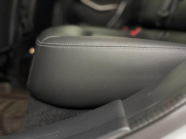 GLAクラス GLA220 4マチック 右ハンドル/イリジウムシルバー/シートヒーター/バックカメラ/正規ディーラー認定中古車/二年保証(40枚目)