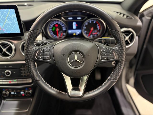 GLAクラス GLA220 4マチック 右ハンドル/イリジウムシルバー/シートヒーター/バックカメラ/正規ディーラー認定中古車/二年保証(43枚目)