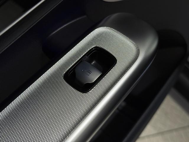 GLC GLC220d 4マチック ドライバーズパッケージ 右ハンドル/グラファイトグレー/レザーエクスクルーシブP/ドライバーズP/シートヒーター/ベンチレーション/HUD/メモリー付きパワーシート/正規ディーラー認定中古車/二年保証(29枚目)