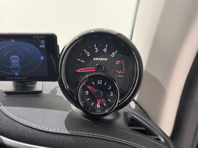スマートフォーツークーペ BRABUS エクスクルーシブ 右ハンドル/グレー/フローティングナビ/ドラレコ/シートヒーター/正規ディーラー認定中古車/二年保証(5枚目)