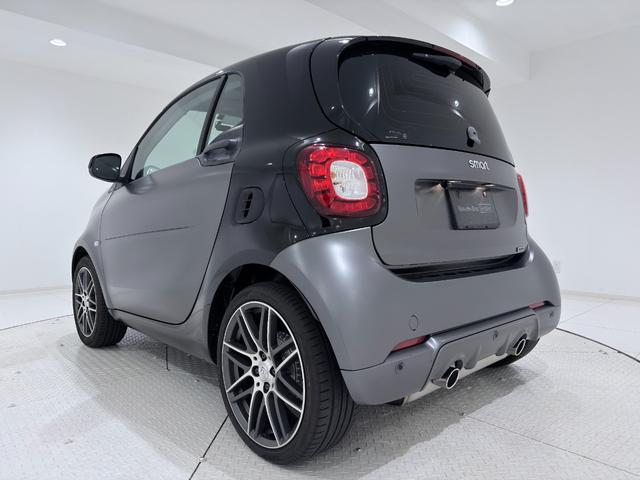 スマートフォーツークーペ BRABUS エクスクルーシブ 右ハンドル/グレー/フローティングナビ/ドラレコ/シートヒーター/正規ディーラー認定中古車/二年保証(13枚目)