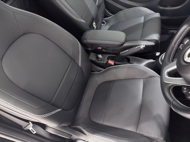 スマートフォーツークーペ BRABUS エクスクルーシブ 右ハンドル/グレー/フローティングナビ/ドラレコ/シートヒーター/正規ディーラー認定中古車/二年保証(23枚目)