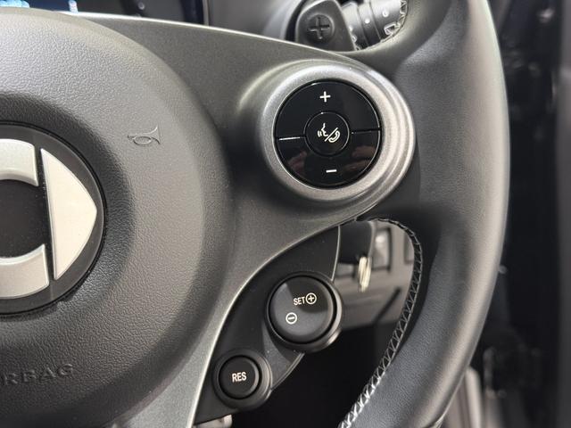 スマートフォーツークーペ BRABUS エクスクルーシブ 右ハンドル/グレー/フローティングナビ/ドラレコ/シートヒーター/正規ディーラー認定中古車/二年保証(35枚目)