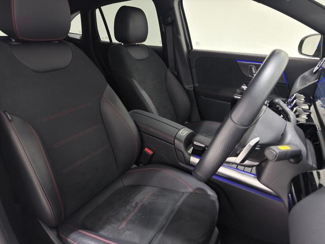 GLAクラス GLA200d 4マチック AMGライン 右ハンドル/コスモスブラック/半革/シートヒーター/ドラレコ/メモリー付きパワーシート/正規ディーラー認定中古車/二年保証(3枚目)