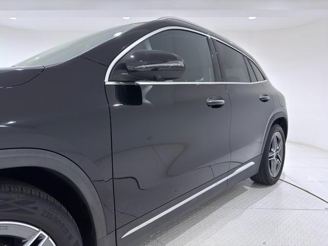 GLAクラス GLA200d 4マチック AMGライン 右ハンドル/コスモスブラック/半革/シートヒーター/ドラレコ/メモリー付きパワーシート/正規ディーラー認定中古車/二年保証(17枚目)