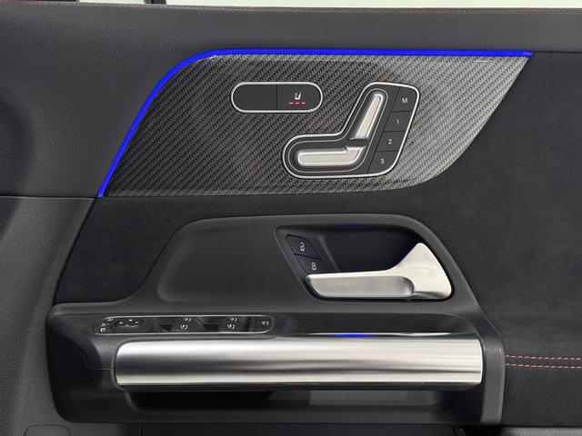 GLAクラス GLA200d 4マチック AMGライン 右ハンドル/コスモスブラック/半革/シートヒーター/ドラレコ/メモリー付きパワーシート/正規ディーラー認定中古車/二年保証(21枚目)