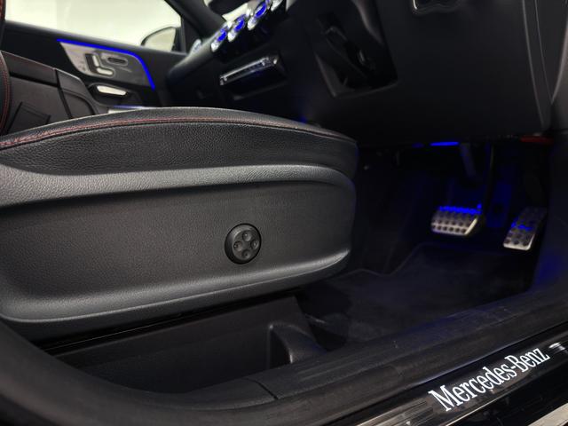 GLAクラス GLA200d 4マチック AMGライン 右ハンドル/コスモスブラック/半革/シートヒーター/ドラレコ/メモリー付きパワーシート/正規ディーラー認定中古車/二年保証(25枚目)