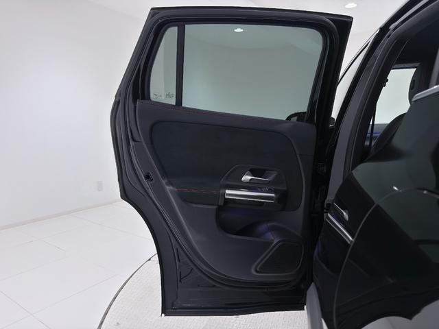 GLAクラス GLA200d 4マチック AMGライン 右ハンドル/コスモスブラック/半革/シートヒーター/ドラレコ/メモリー付きパワーシート/正規ディーラー認定中古車/二年保証(36枚目)