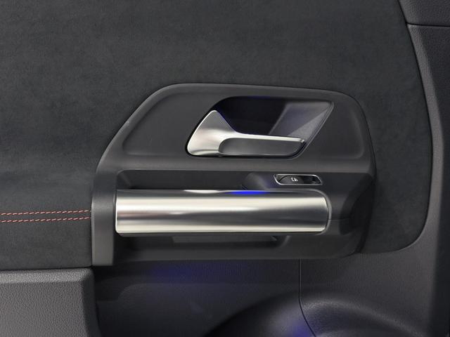 GLAクラス GLA200d 4マチック AMGライン 右ハンドル/コスモスブラック/半革/シートヒーター/ドラレコ/メモリー付きパワーシート/正規ディーラー認定中古車/二年保証(37枚目)