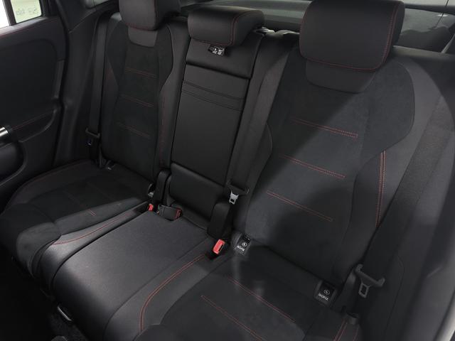 GLAクラス GLA200d 4マチック AMGライン 右ハンドル/コスモスブラック/半革/シートヒーター/ドラレコ/メモリー付きパワーシート/正規ディーラー認定中古車/二年保証(39枚目)