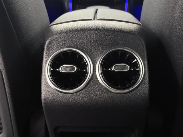 GLAクラス GLA200d 4マチック AMGライン 右ハンドル/コスモスブラック/半革/シートヒーター/ドラレコ/メモリー付きパワーシート/正規ディーラー認定中古車/二年保証(42枚目)